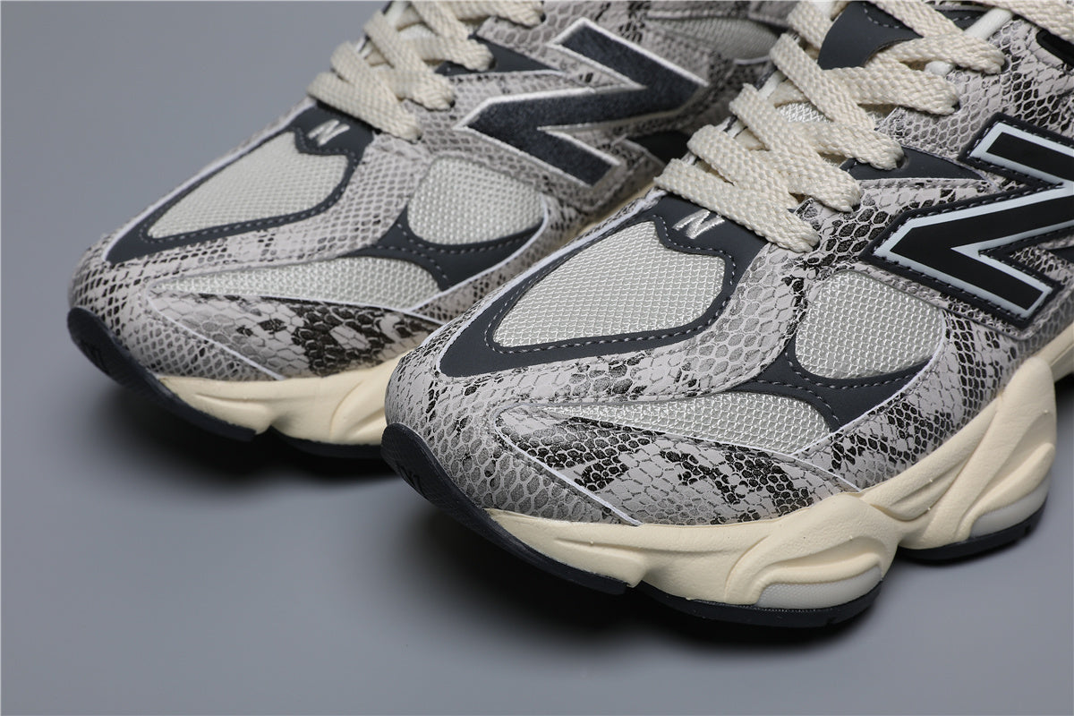 NB 9060 Schwaarzgro Schlaangemuster SNA