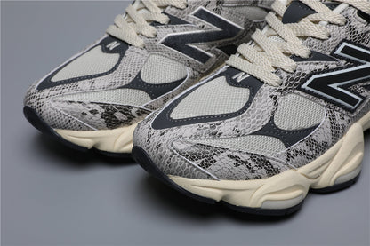 NB 9060 Schwaarzgro Schlaangemuster SNA