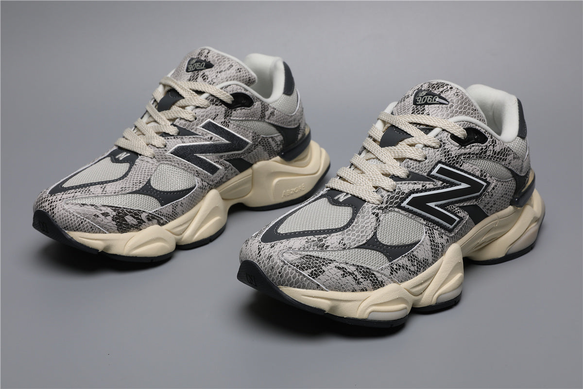 NB 9060 Schwaarzgro Schlaangemuster SNA